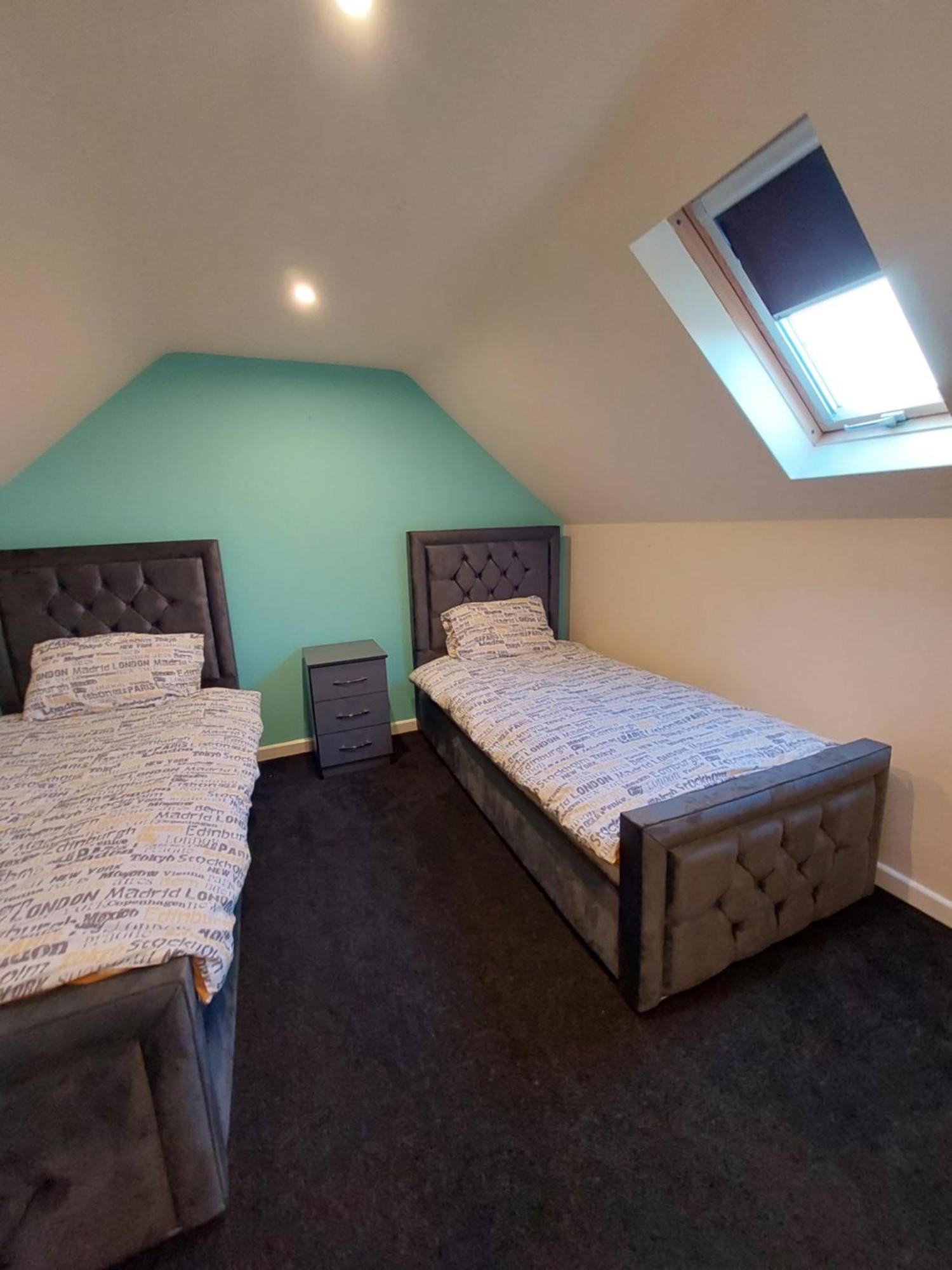 Dobcross Close Leilighet Manchester Eksteriør bilde