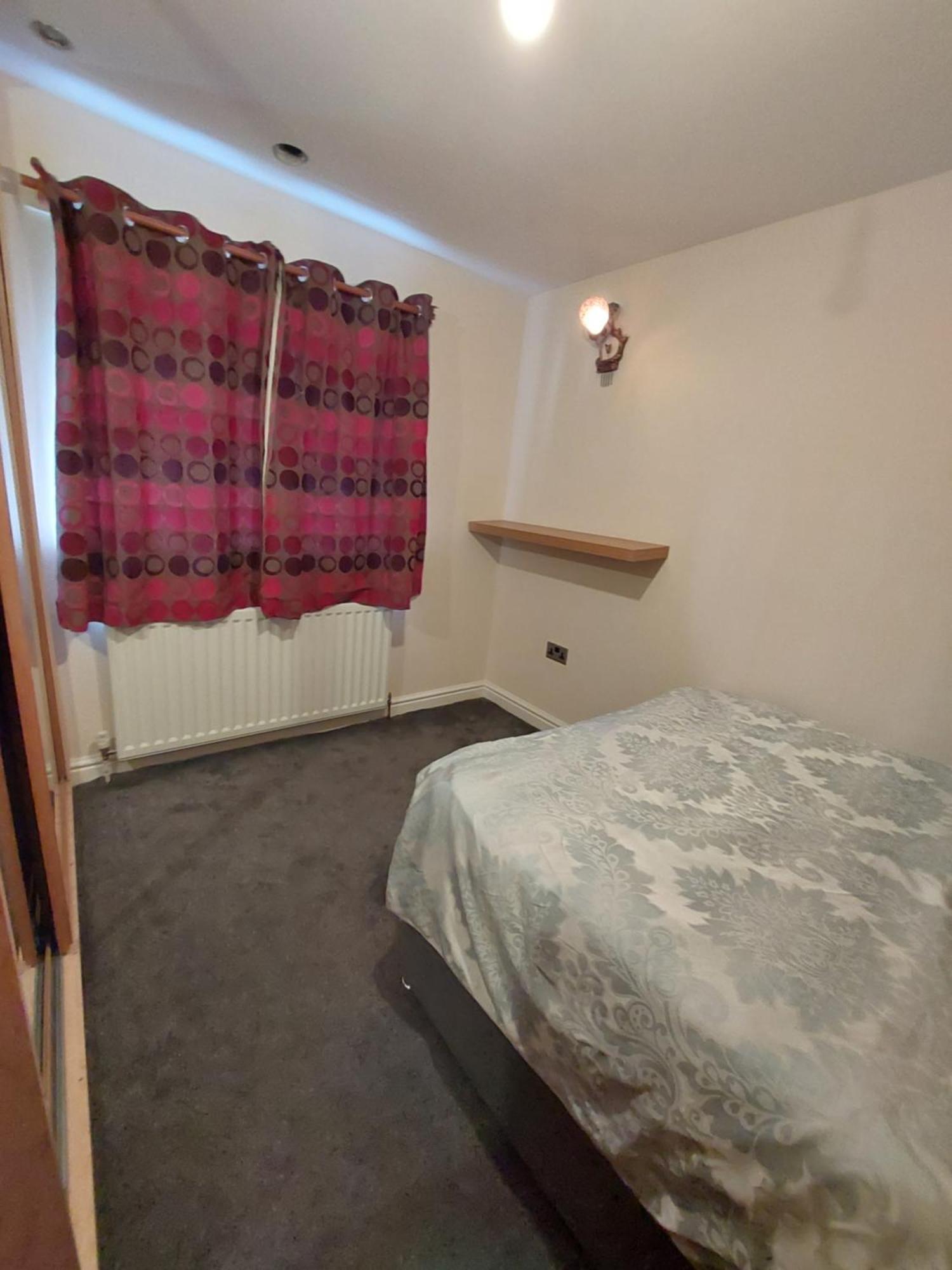 Dobcross Close Leilighet Manchester Eksteriør bilde