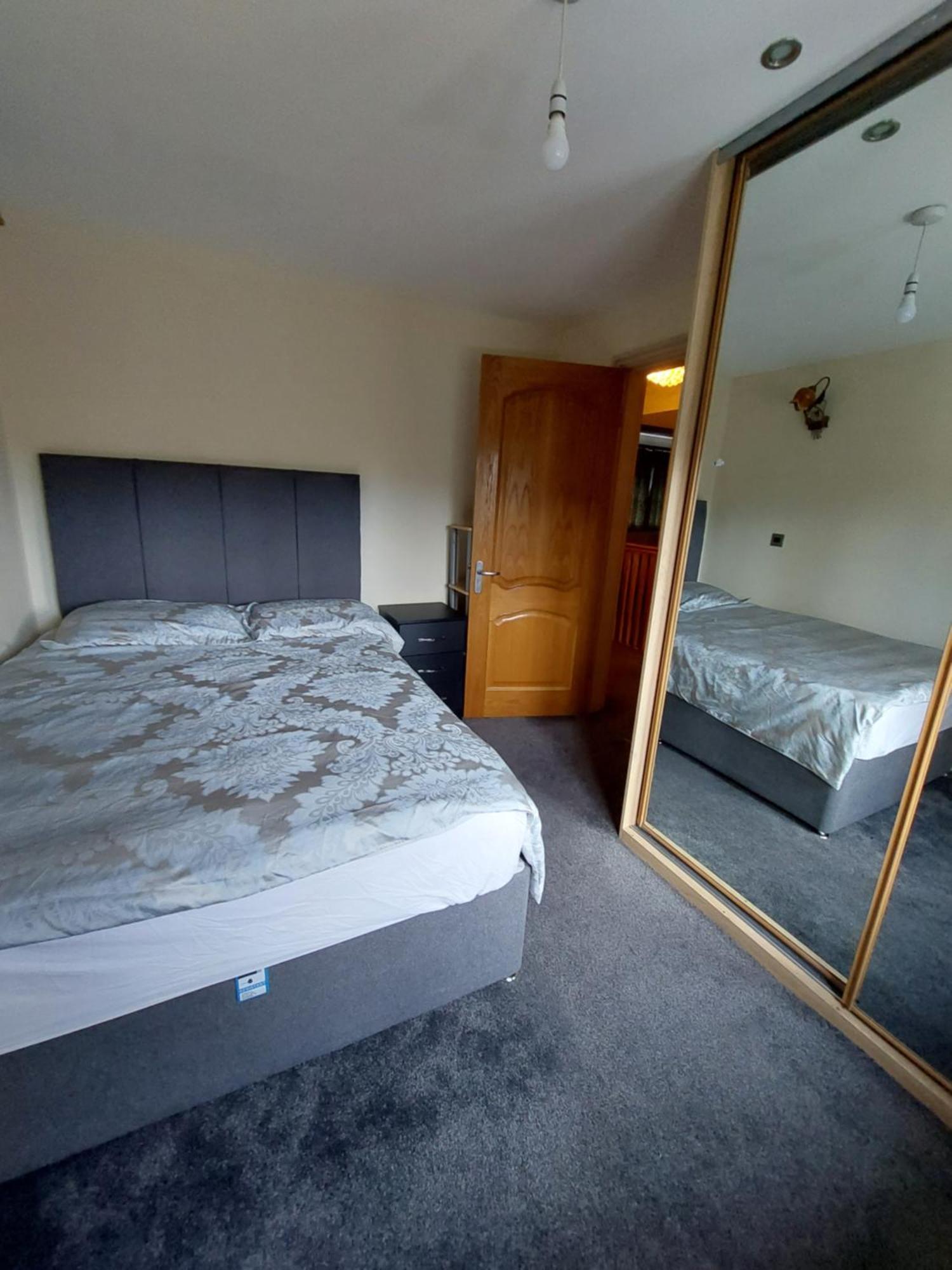 Dobcross Close Leilighet Manchester Eksteriør bilde