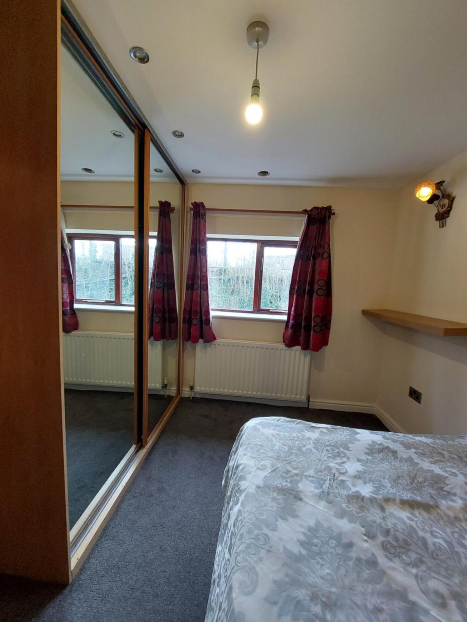 Dobcross Close Leilighet Manchester Eksteriør bilde